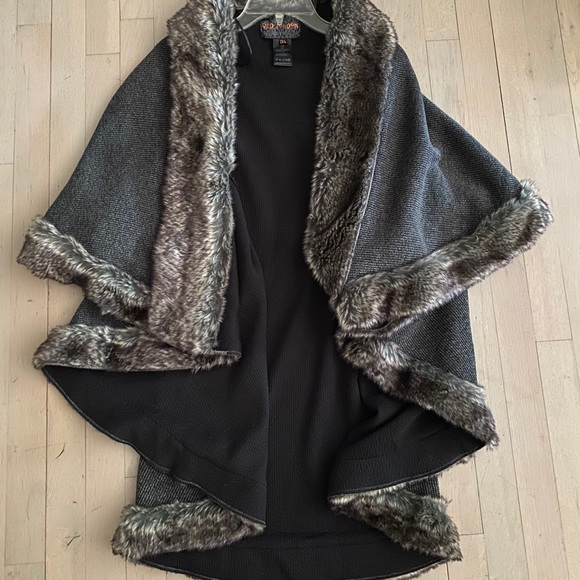 Fur jacket - Picture 2 of 2
